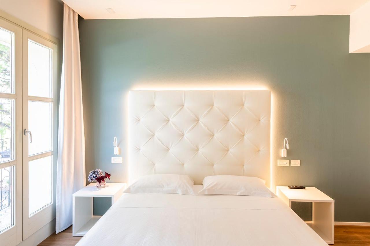 Hotel Villa I Pini 말로 외부 사진