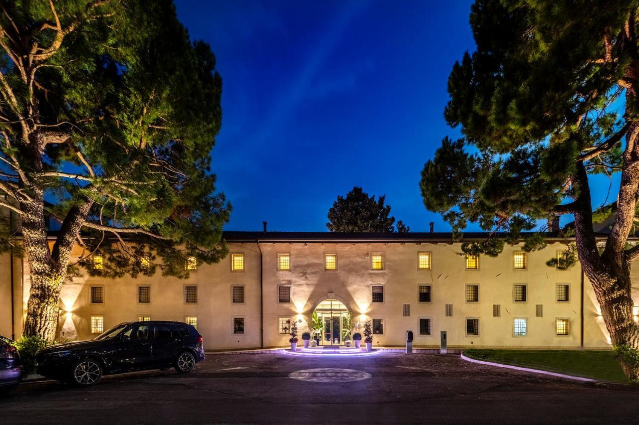 Hotel Villa I Pini 말로 외부 사진