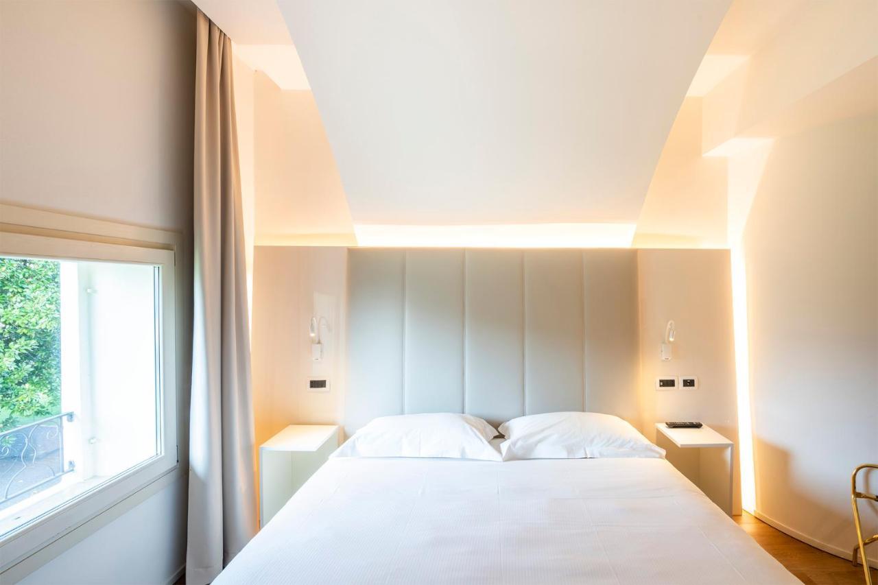 Hotel Villa I Pini 말로 외부 사진
