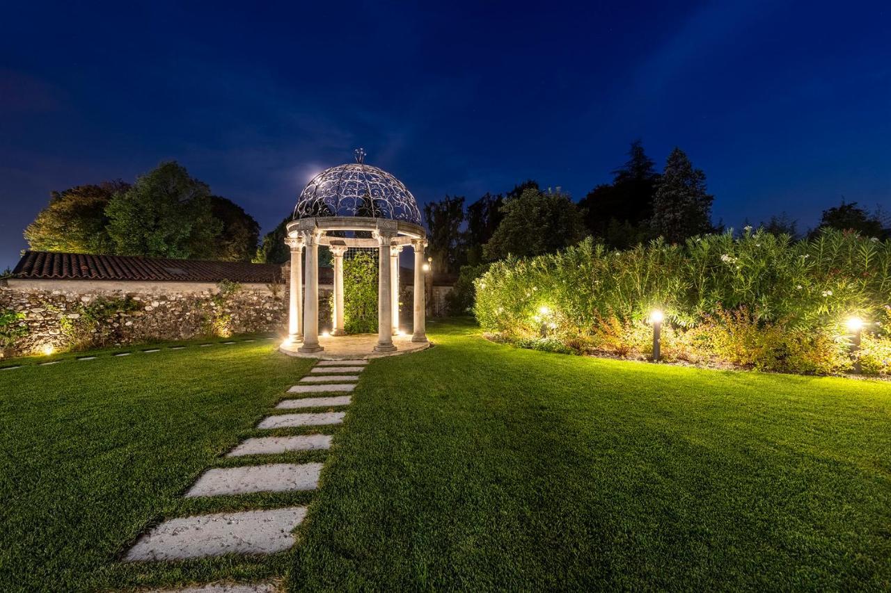 Hotel Villa I Pini 말로 외부 사진