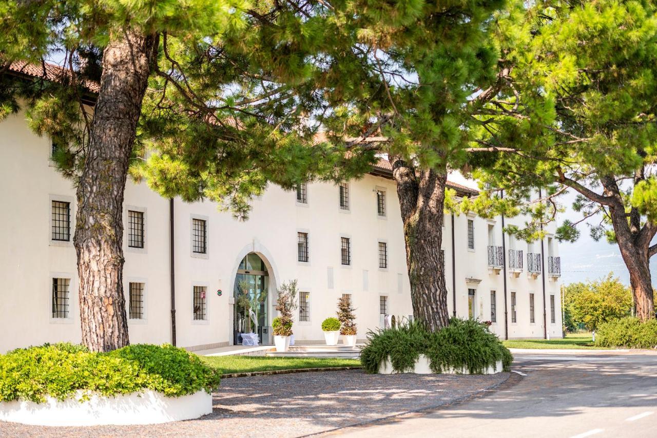 Hotel Villa I Pini 말로 외부 사진