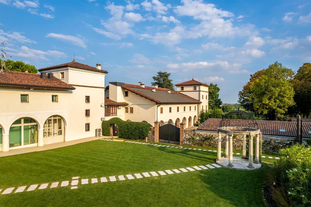 Hotel Villa I Pini 말로 외부 사진