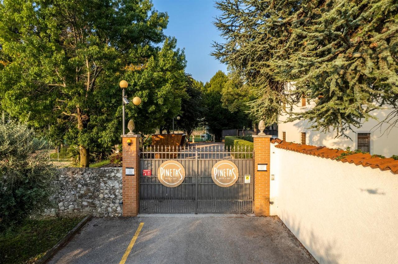 Hotel Villa I Pini 말로 외부 사진