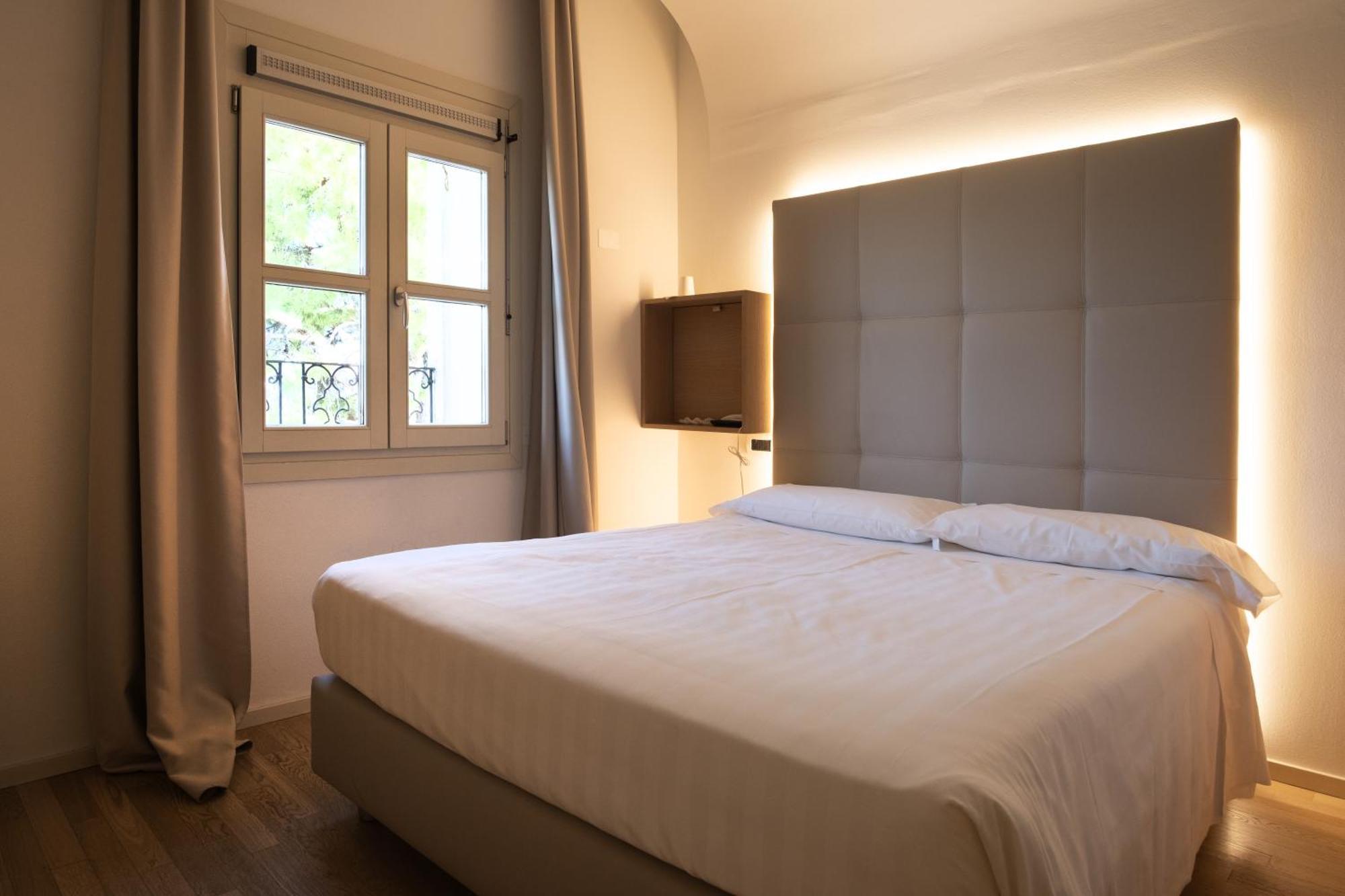 Hotel Villa I Pini 말로 외부 사진