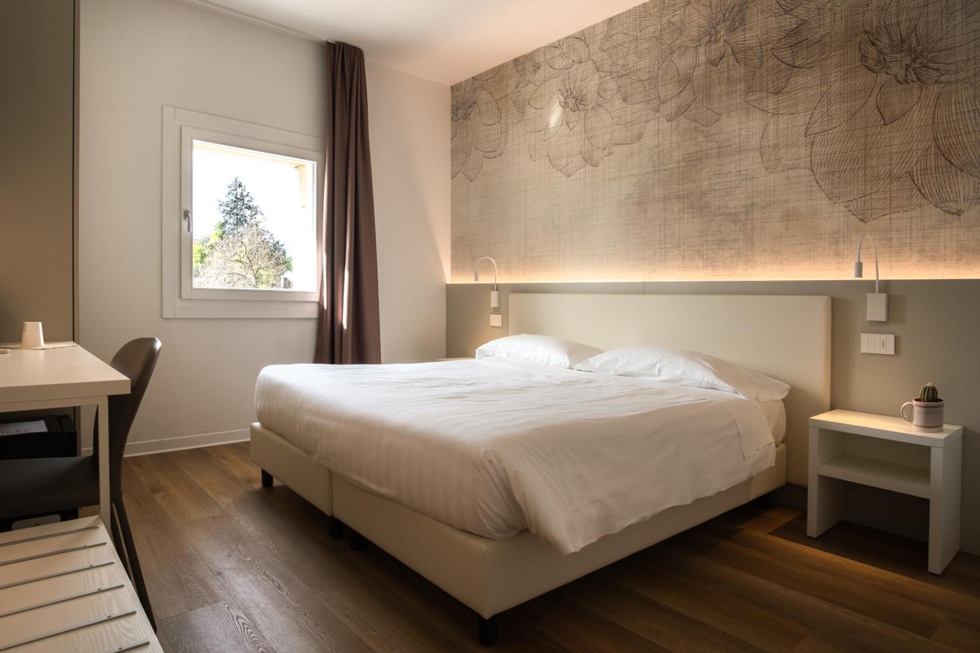 Hotel Villa I Pini 말로 외부 사진