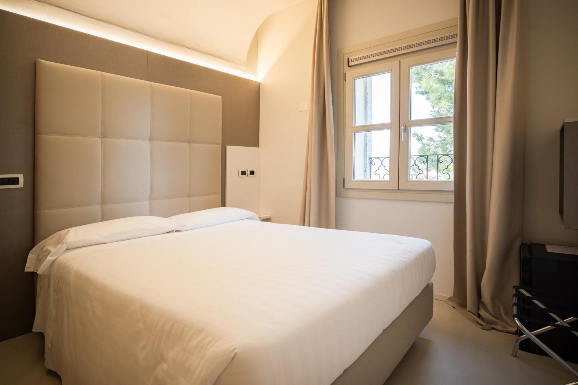 Hotel Villa I Pini 말로 외부 사진