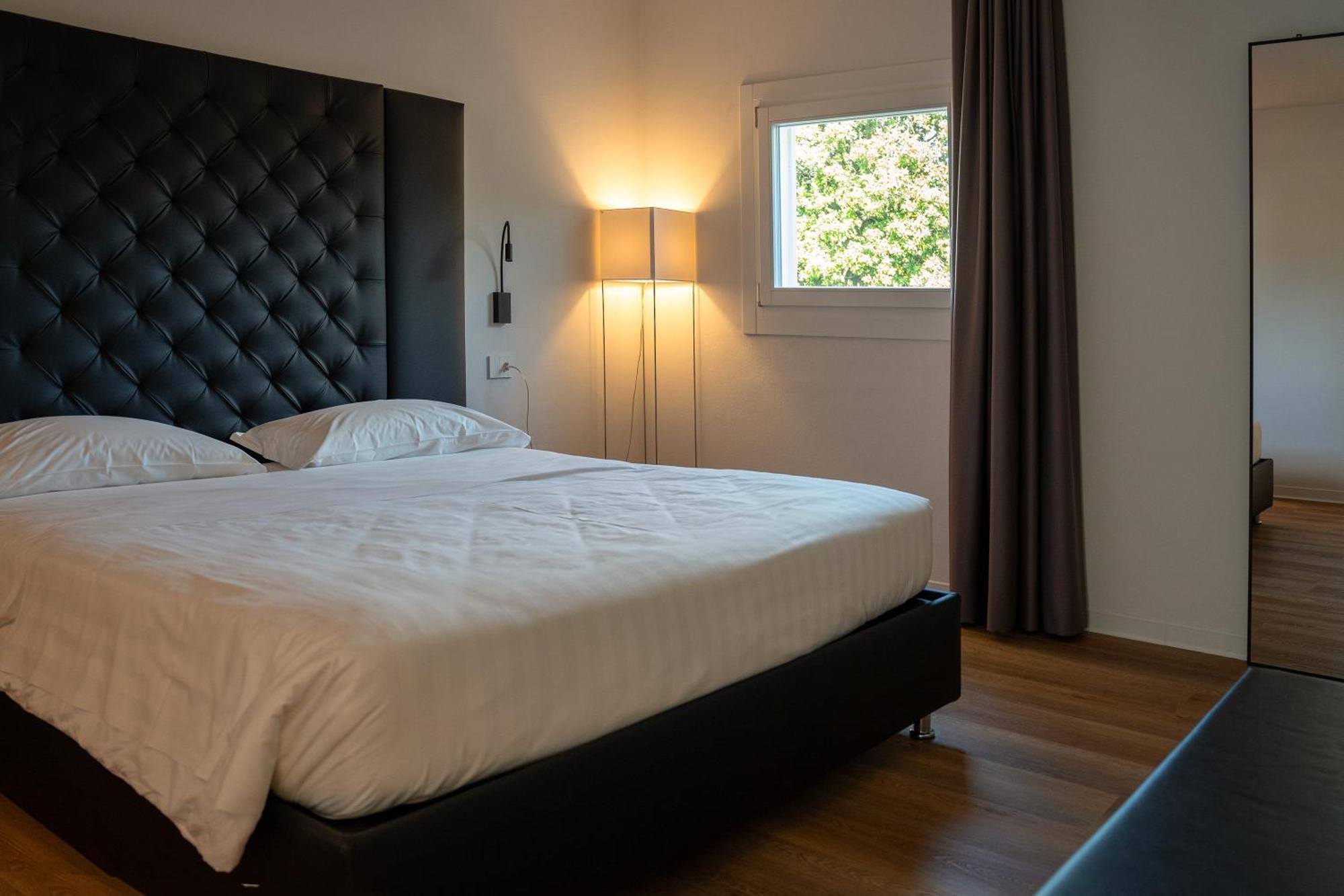 Hotel Villa I Pini 말로 외부 사진